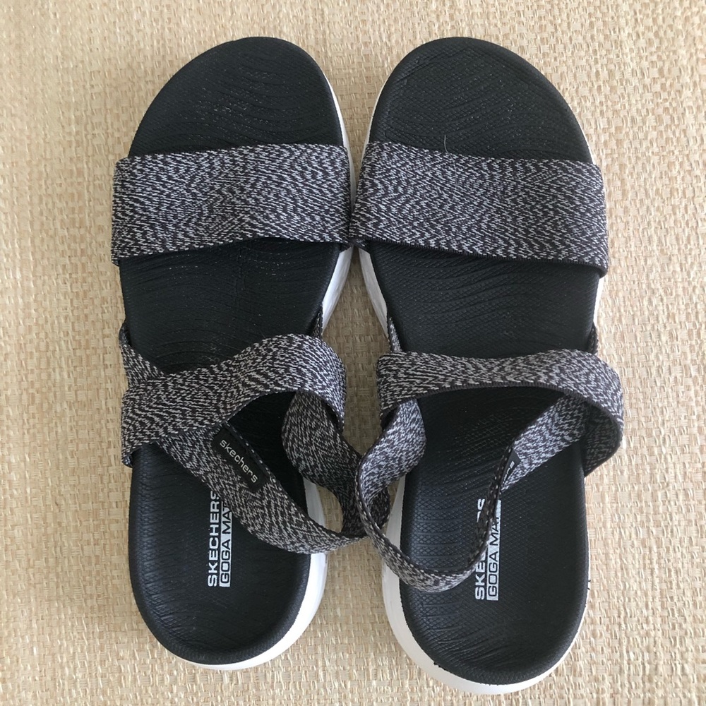 Sketchers yoga mat sandals